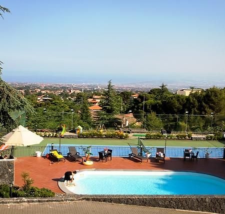 Etna Hut Bed & Breakfast นีโกโลซี ภายนอก รูปภาพ