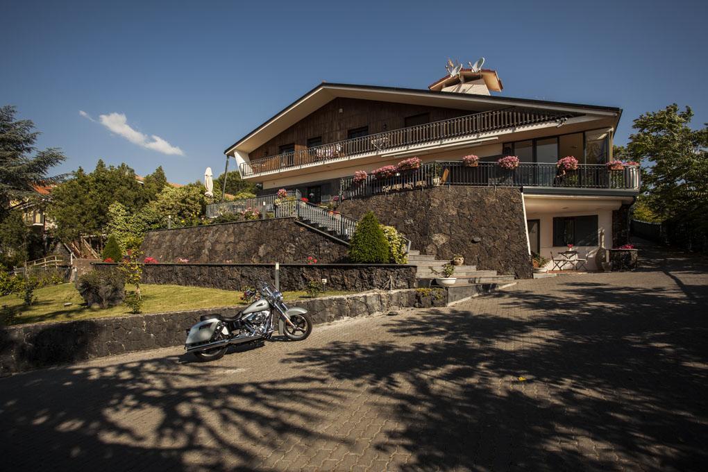 Etna Hut Bed & Breakfast นีโกโลซี ภายนอก รูปภาพ