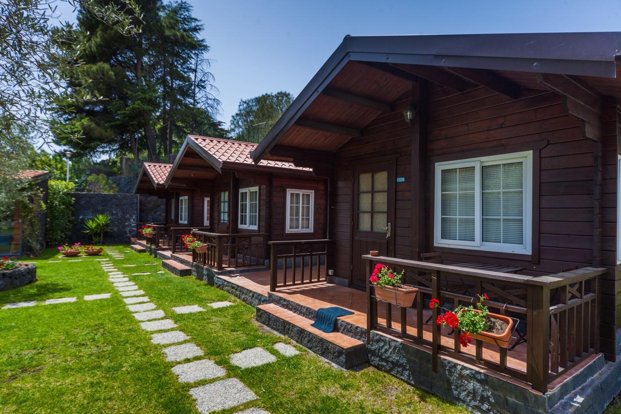 Etna Hut Bed & Breakfast นีโกโลซี ภายนอก รูปภาพ
